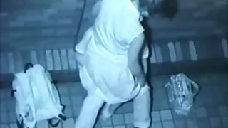 Du vagys ir prekybos centrų apsaugos darbuotojas fuck atgal