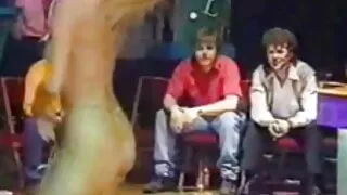 Jauna pora ant lovos yra aistringas fuck