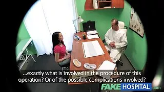 Suaugęs žmogus gauna tight ass 20-metų mergina kojinės pakliuvom