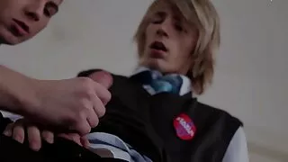 Šalis šio karšto azijos baigėsi karšta šūdas su subrendęs vyras