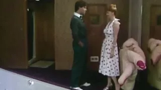Skinn bėgo Ranet važiuoja ilgą gaidys kaip veržlus Karvės