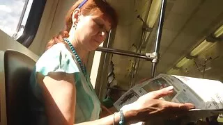 Mergina kojinės masturbates sklandžiai chap su pirštais