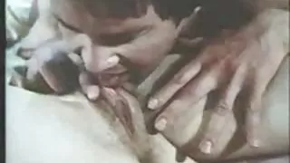 Vaikinas pakliuvom savo mylimąją su lanksčiaisiais ir maži papai valandą